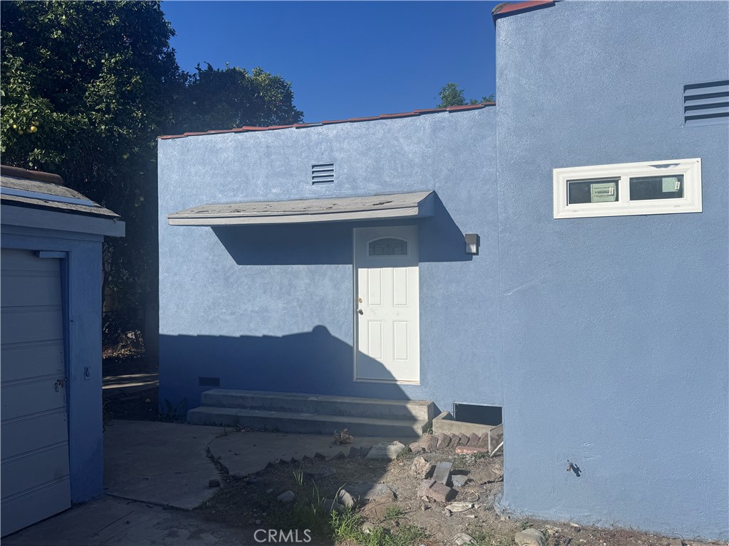 1150 W 64th Street Property Photo 8