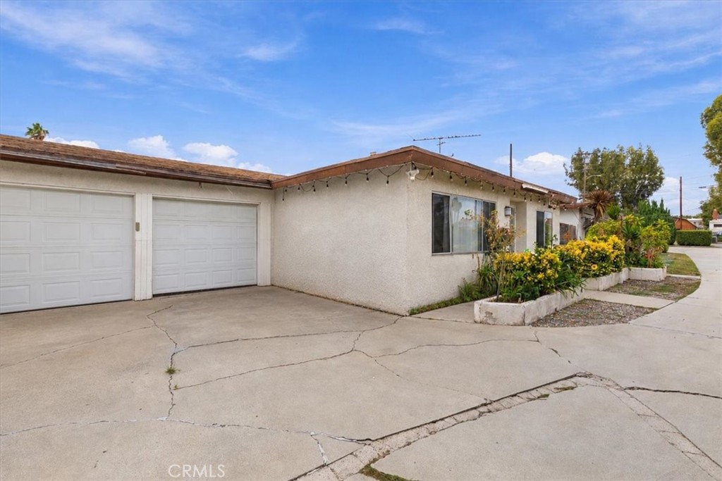 25152 Ebony Lane Property Photo 4