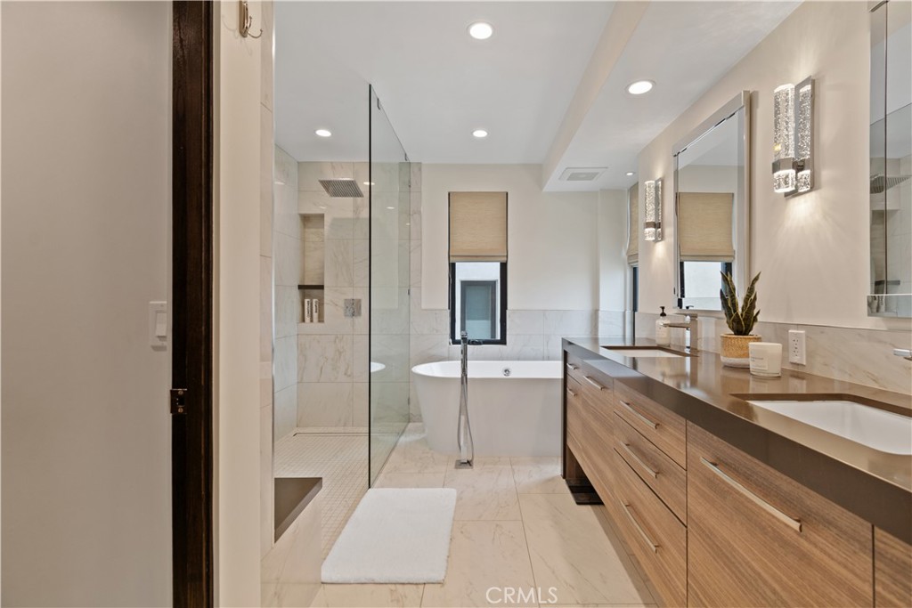 802 Bard Property Photo 11