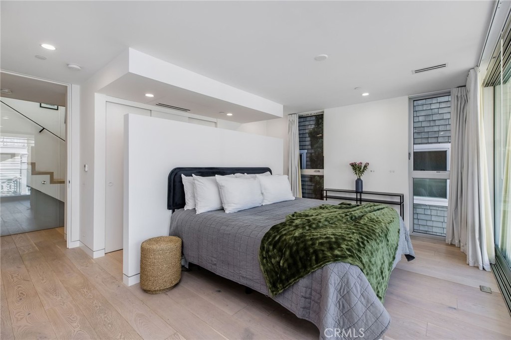 442 23rd Place Property Photo 16