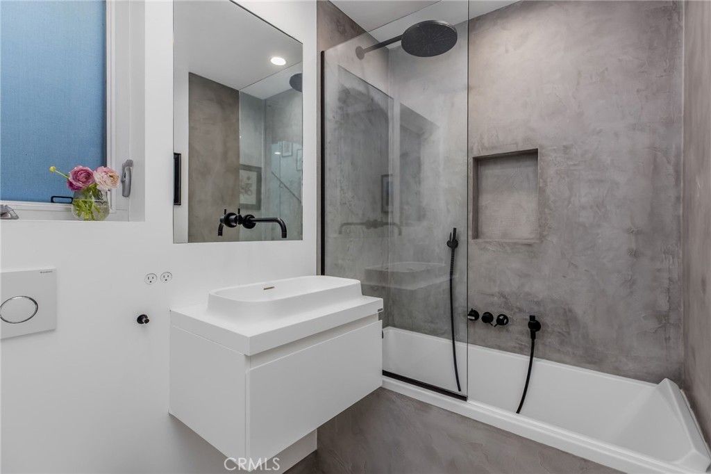 442 23rd Place Property Photo 24