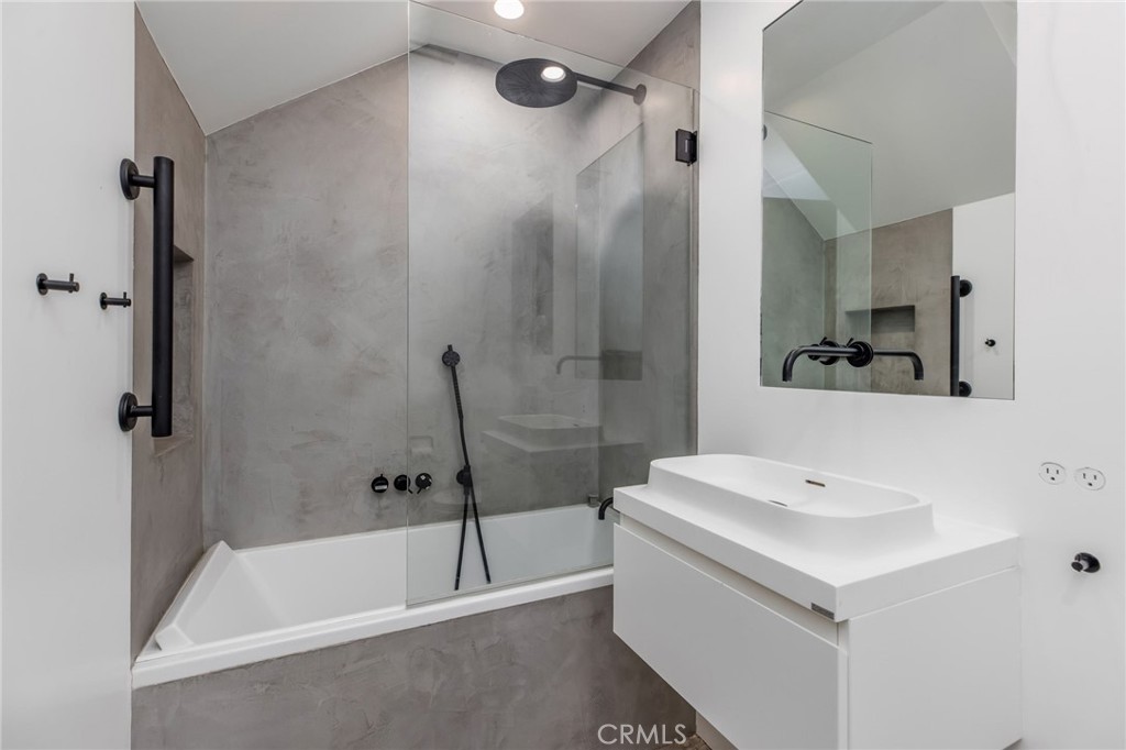 442 23rd Place Property Photo 33