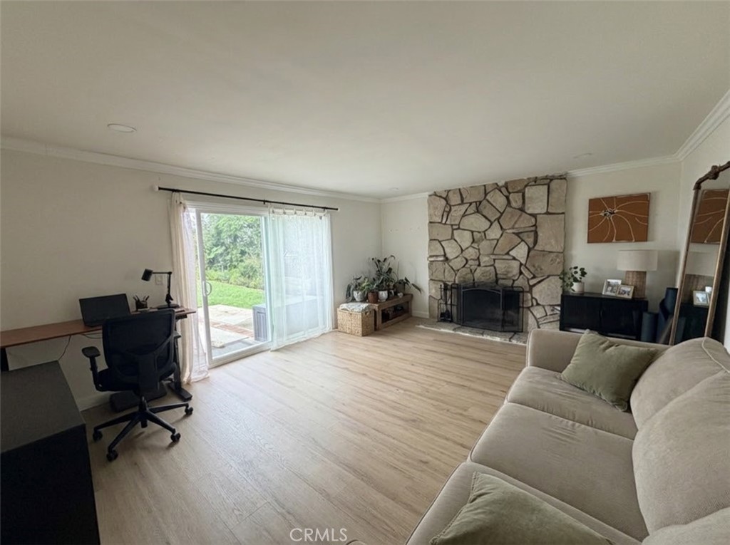 28623 Coveridge Property Photo 4