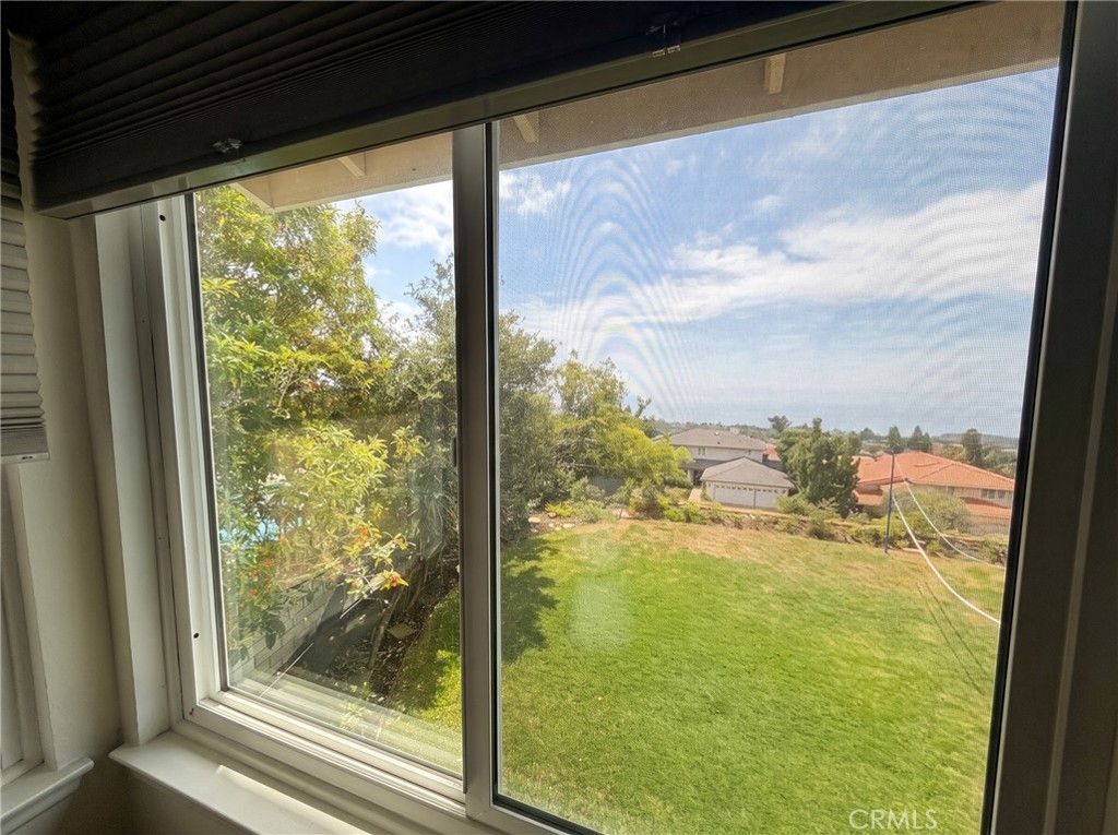 28623 Coveridge Property Photo 9