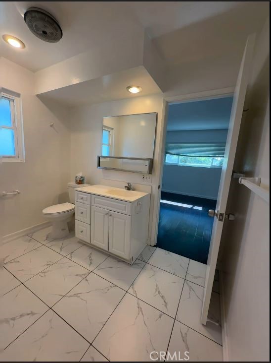 22711 Maple B Property Photo 12