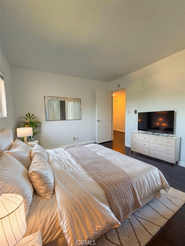22711 Maple B Property Photo 13