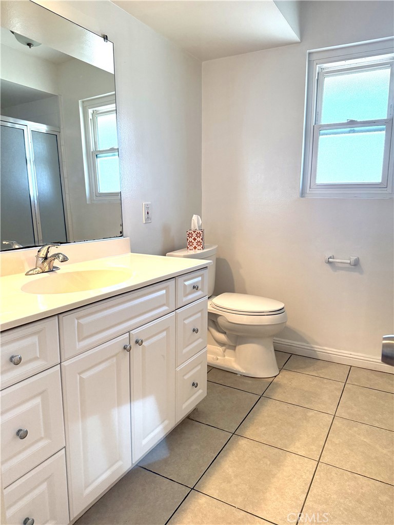 22711 Maple B Property Photo 21