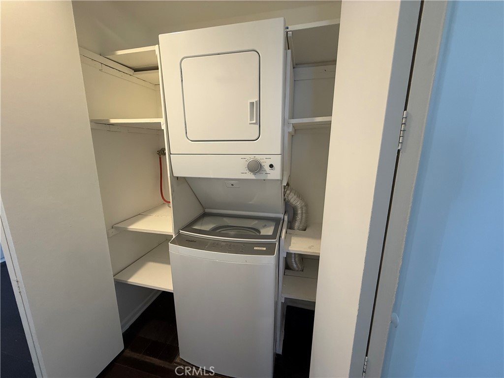 22711 Maple B Property Photo 25