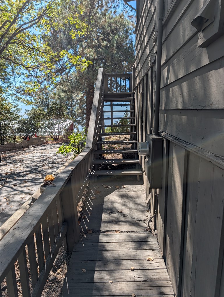 30762 Knoll View Property Photo 5