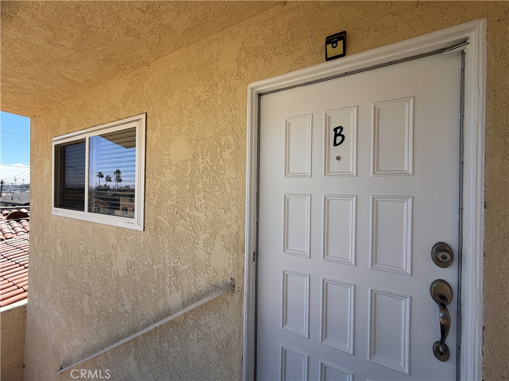 2103 Clark Lane B Property Photo 3