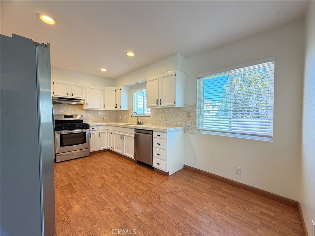2103 Clark Lane B Property Photo 6