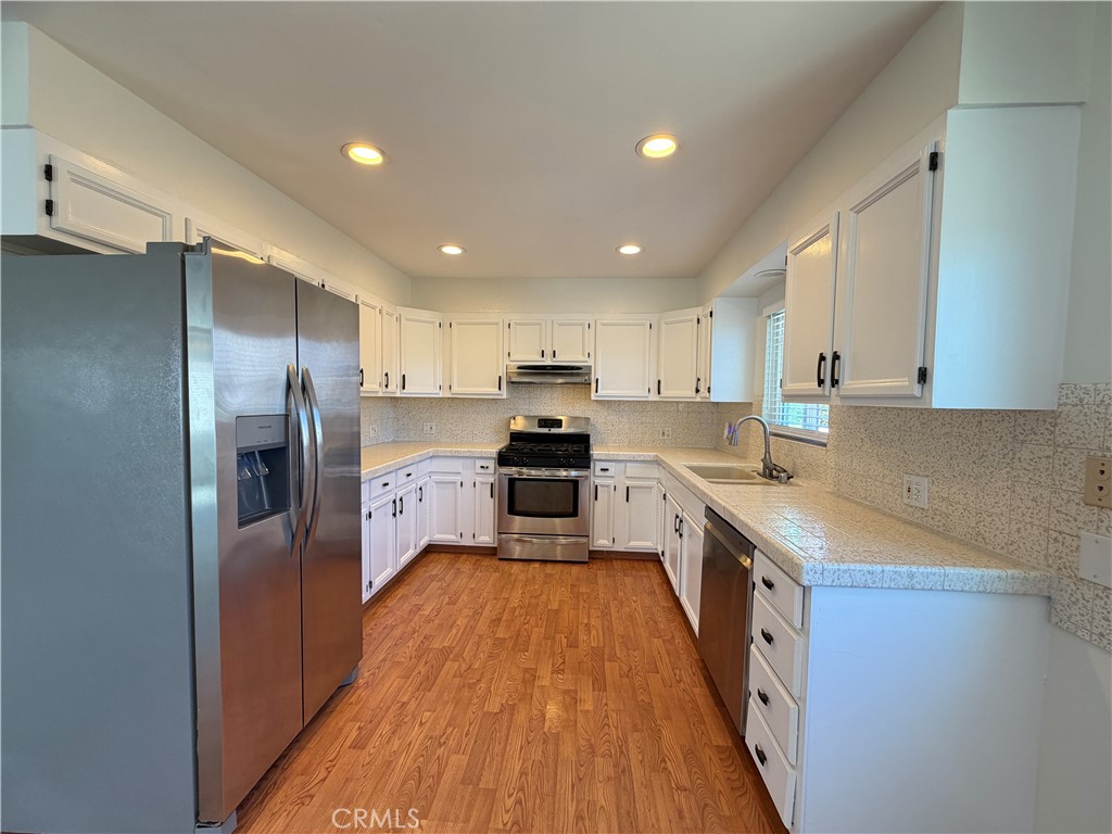 2103 Clark Lane B Property Photo 7