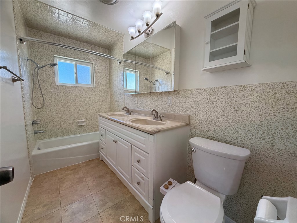 2103 Clark Lane B Property Photo 19