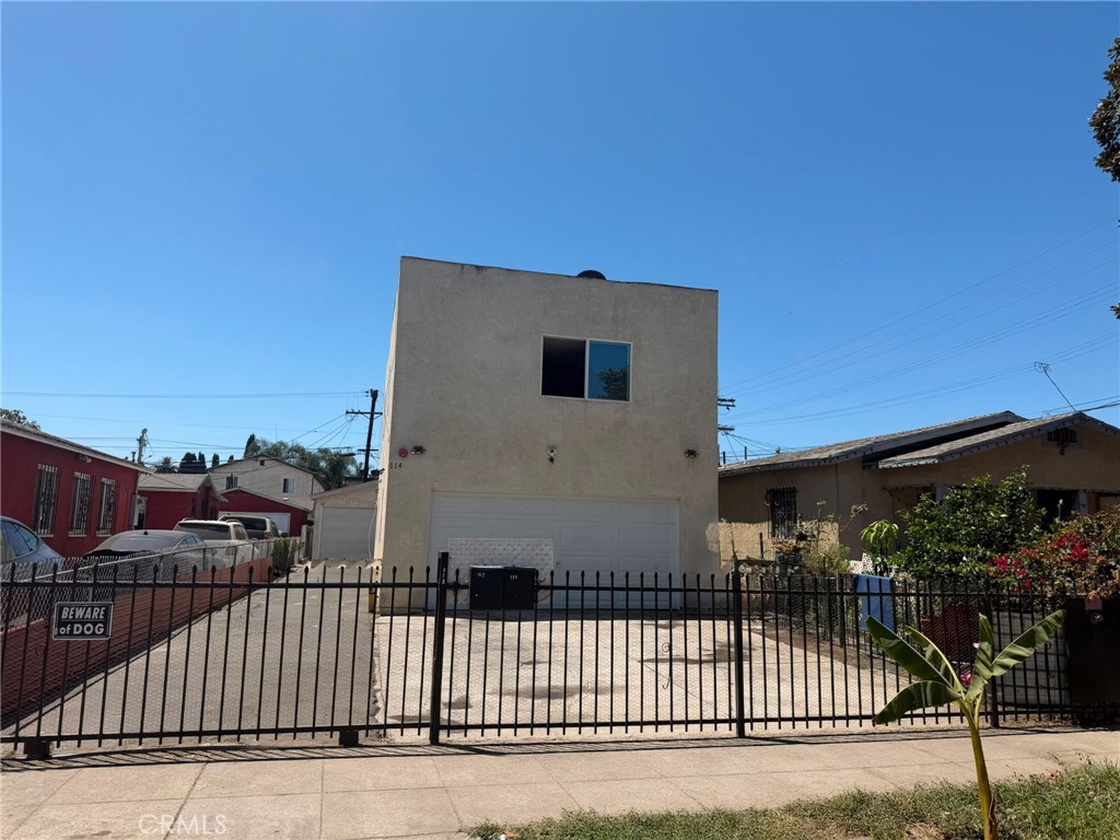 112 95th St Property Photo 3