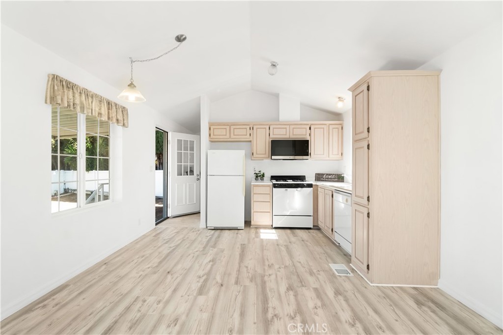 2350 250 Street 6 Property Photo 7