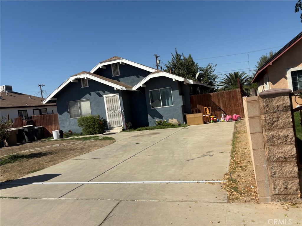 3609 Oliver Property Photo 2