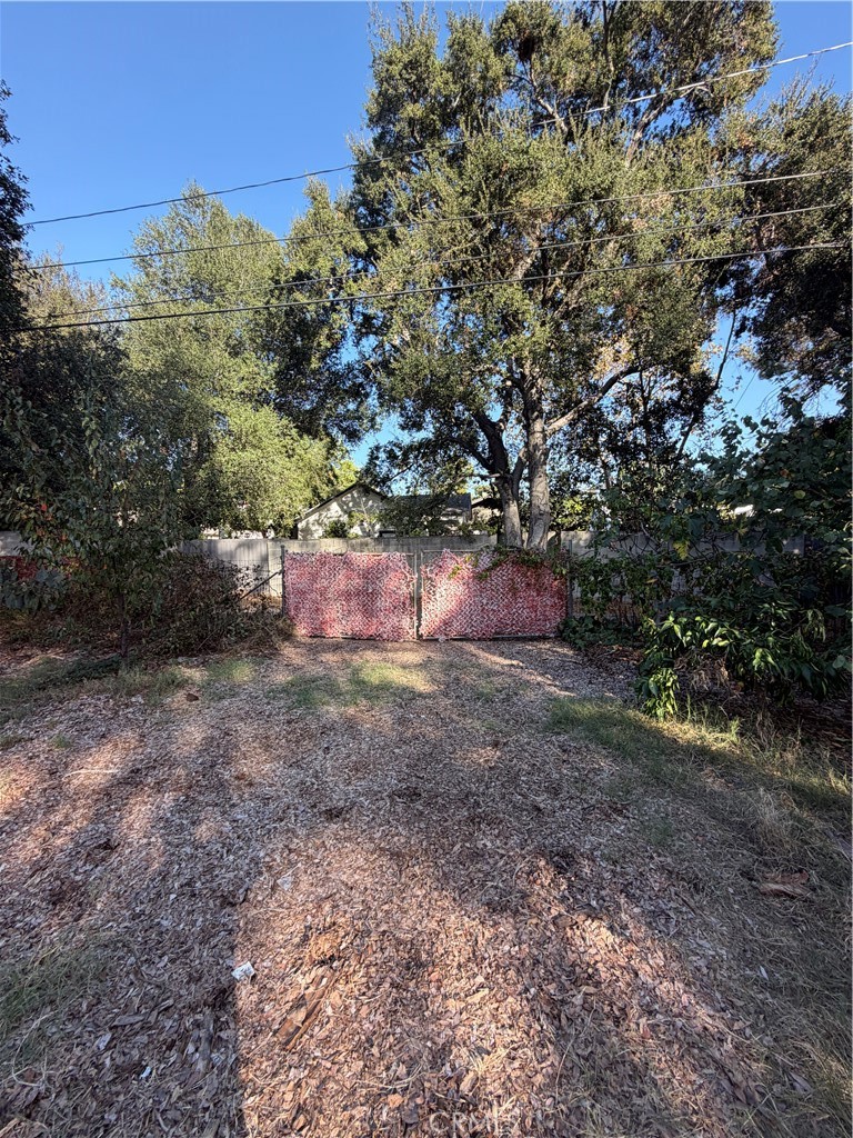 1110 S Los Robles Property Photo 4