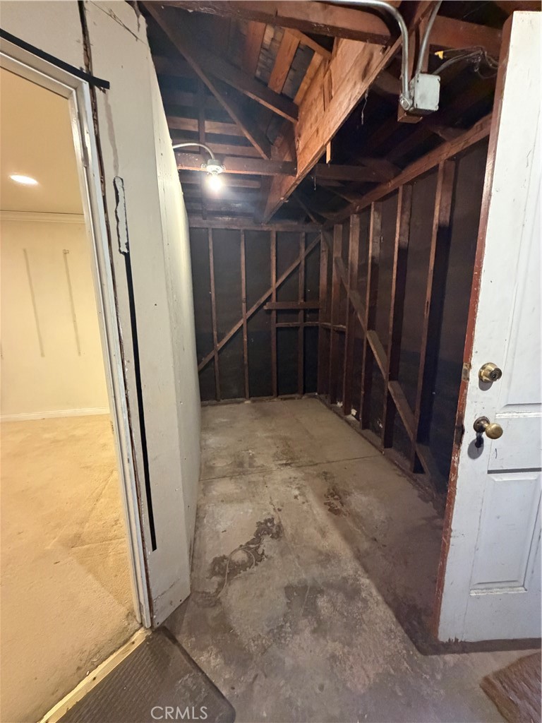 1110 S Los Robles Property Photo 15