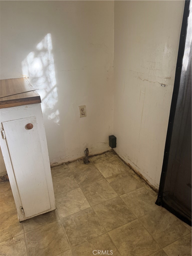 1110 S Los Robles Property Photo 21