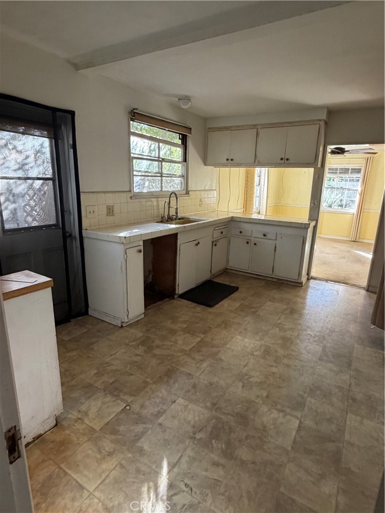 1110 S Los Robles Property Photo 24