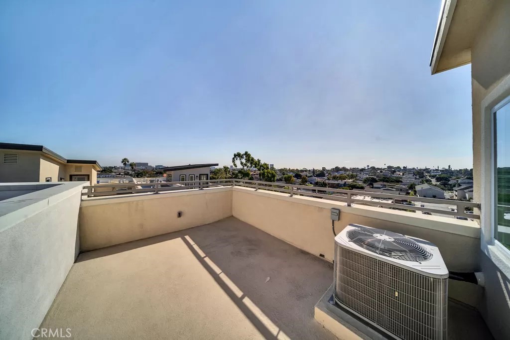 582 E Imperial Property Photo 15