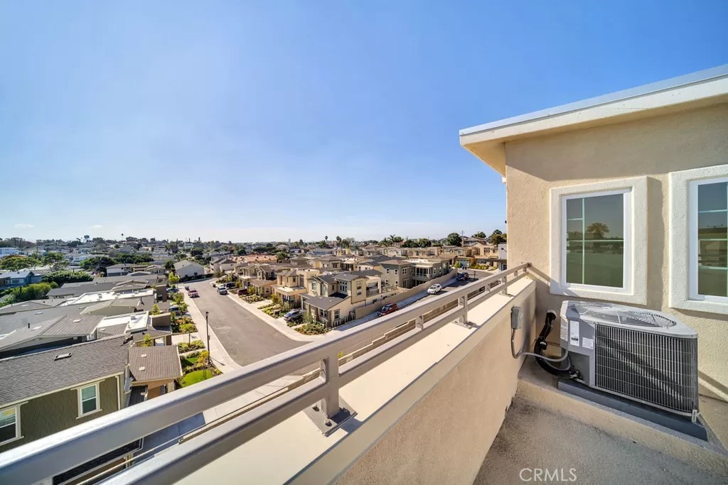 582 E Imperial Property Photo 16