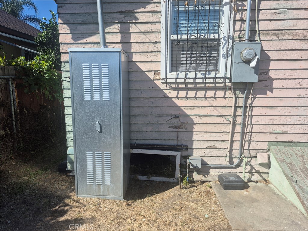 5856 S Olive Property Photo 16