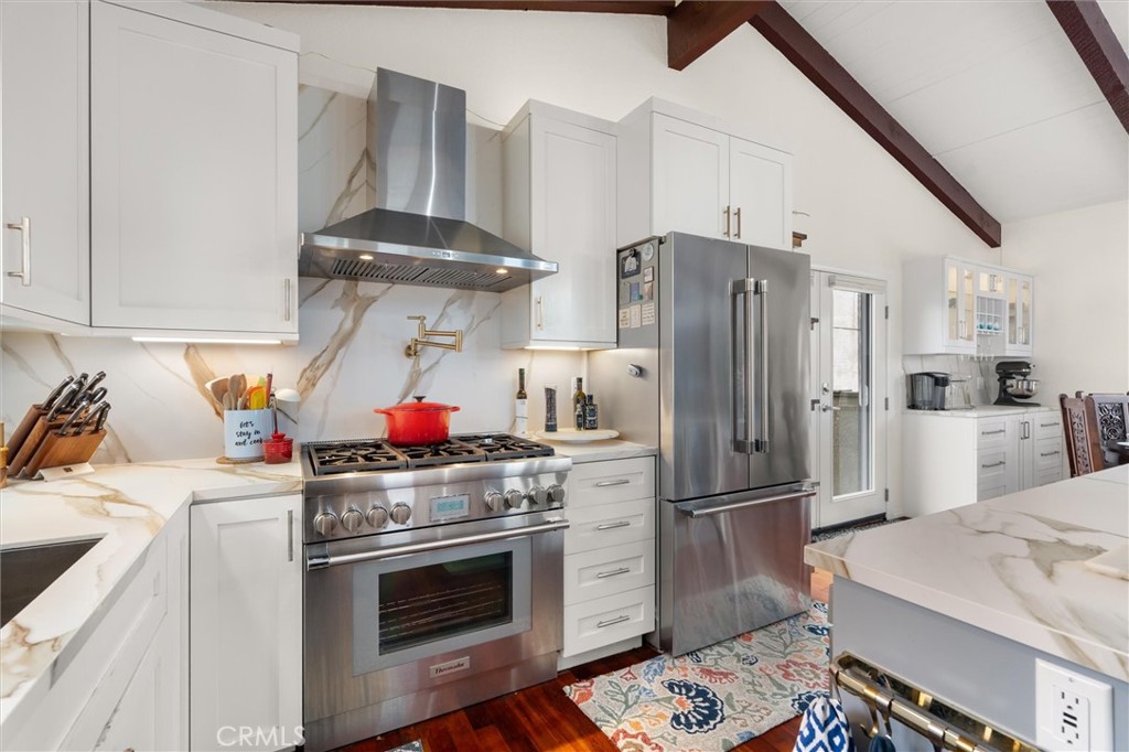 412 Manhattan Avenue Property Photo 6