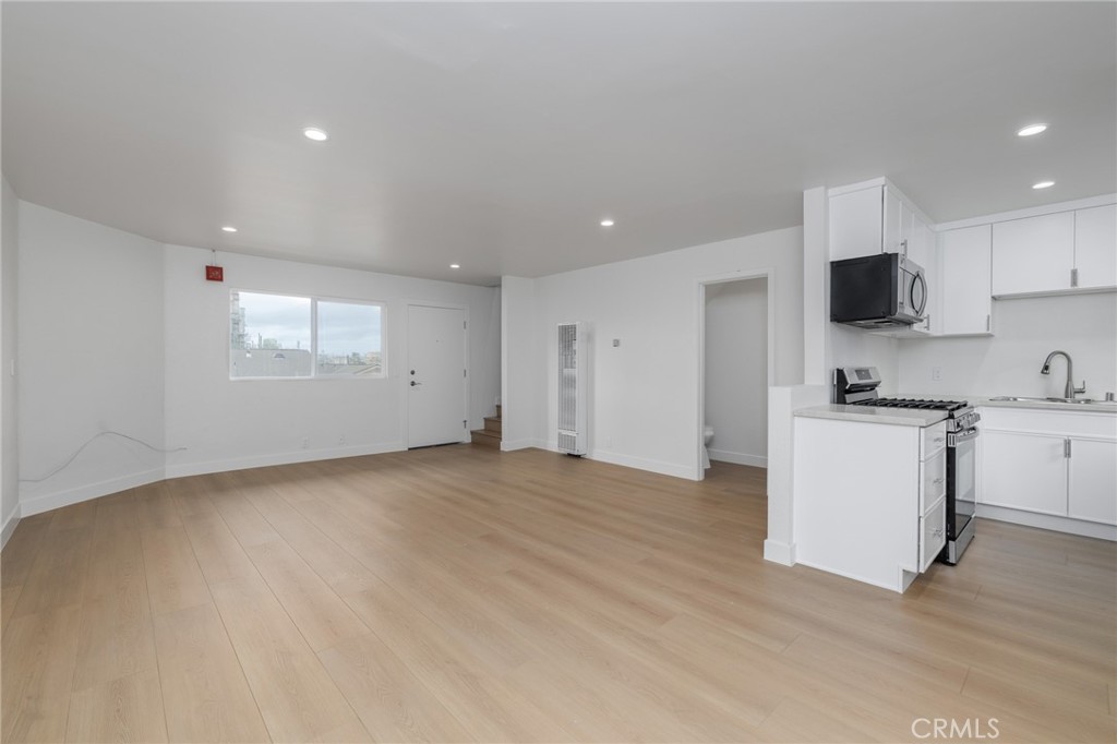 216 Sheldon Street 2 Property Photo 4