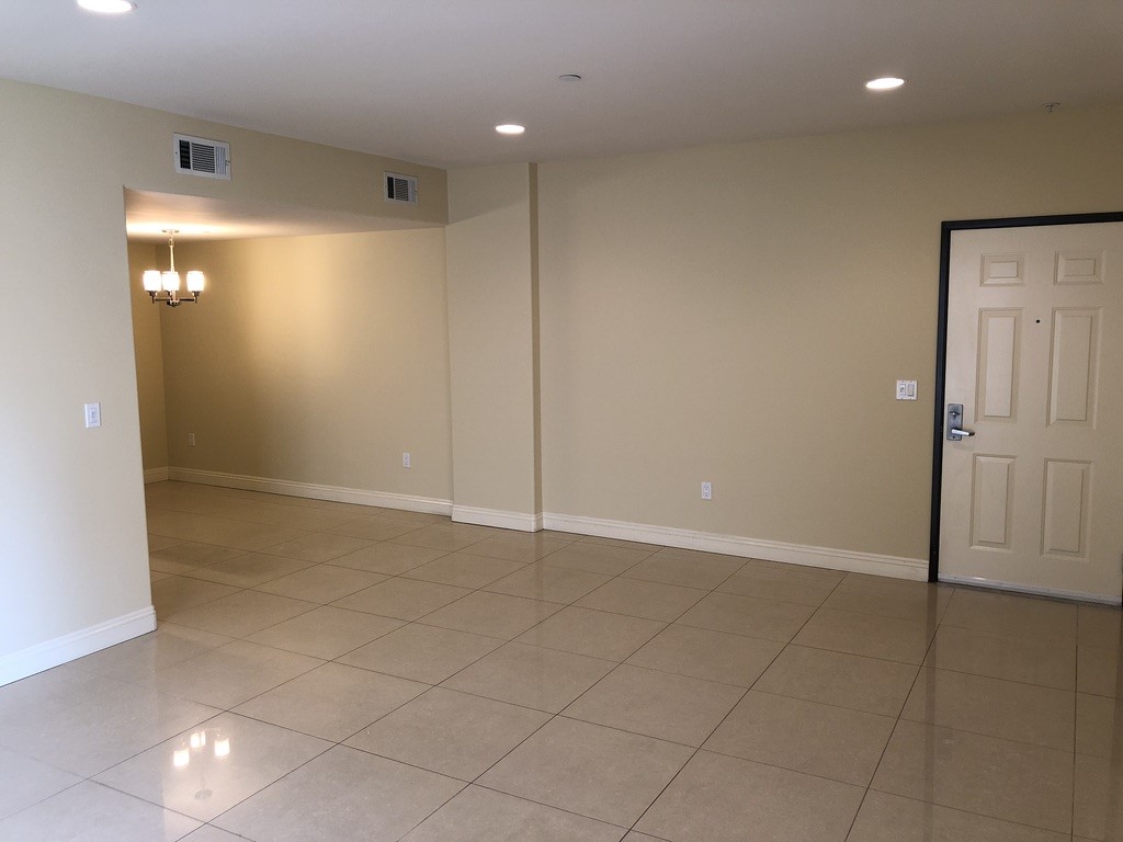 366 W 8th Street 34 Property Photo 3