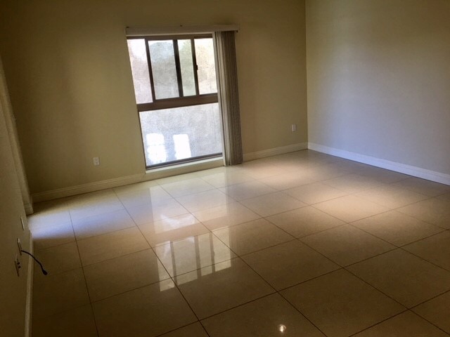 366 W 8th Street 34 Property Photo 10