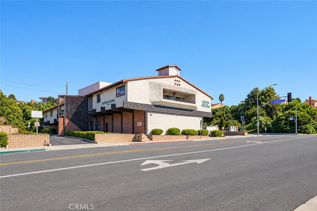 28041 Hawthorne 209 Property Photo 2