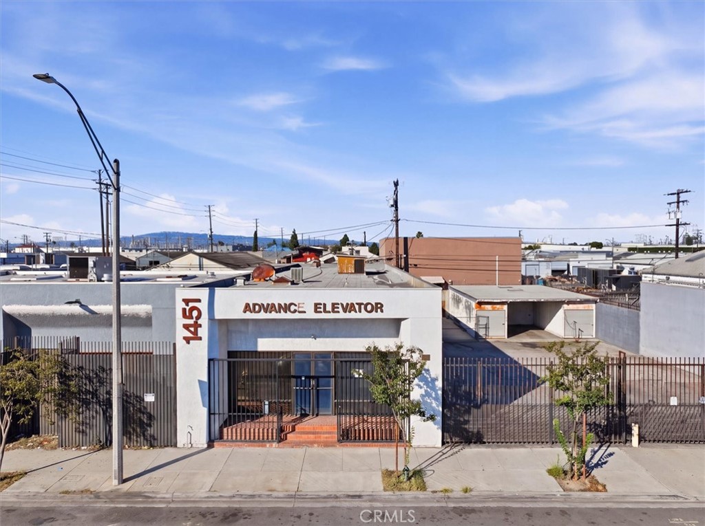 1451 Santa Fe Avenue Property Photo 1