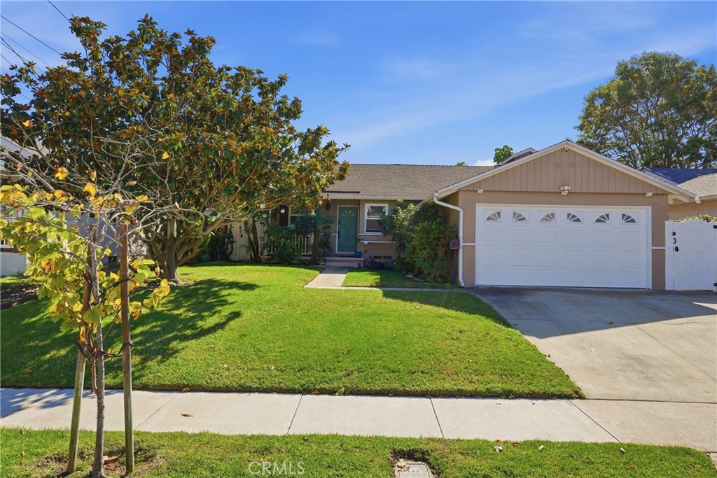 5512 Carmelynn Property Photo 1