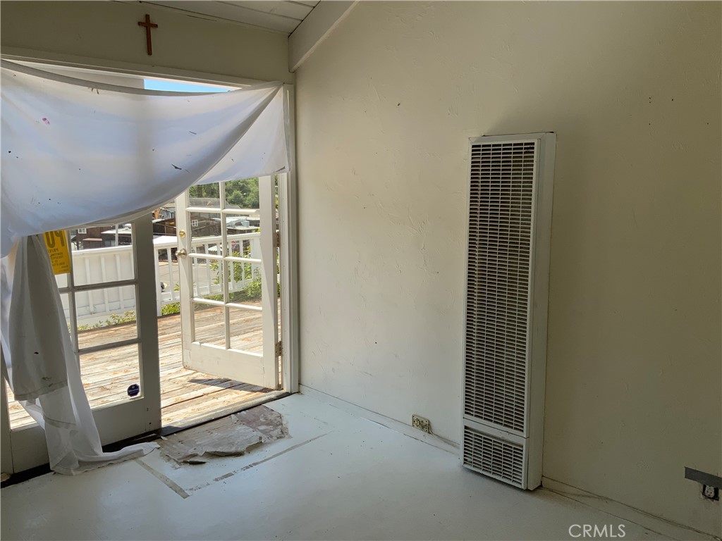 800 Hillcrest Drive Property Photo 2