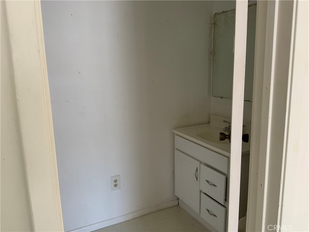 800 Hillcrest Drive Property Photo 4