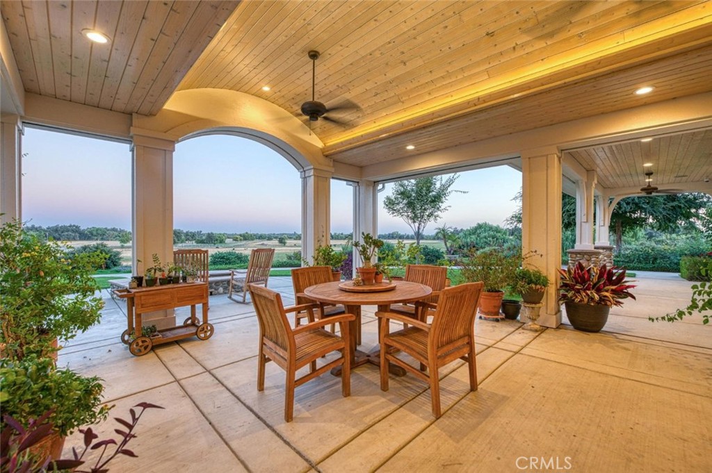 1098 S Rainbow Avenue Property Photo 31