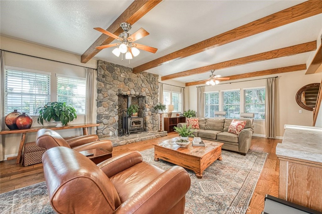 1098 S Rainbow Avenue Property Photo 37