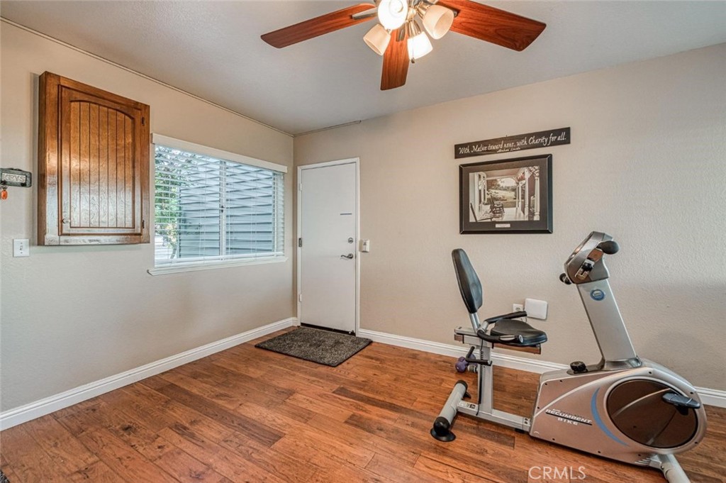 1098 S Rainbow Avenue Property Photo 43