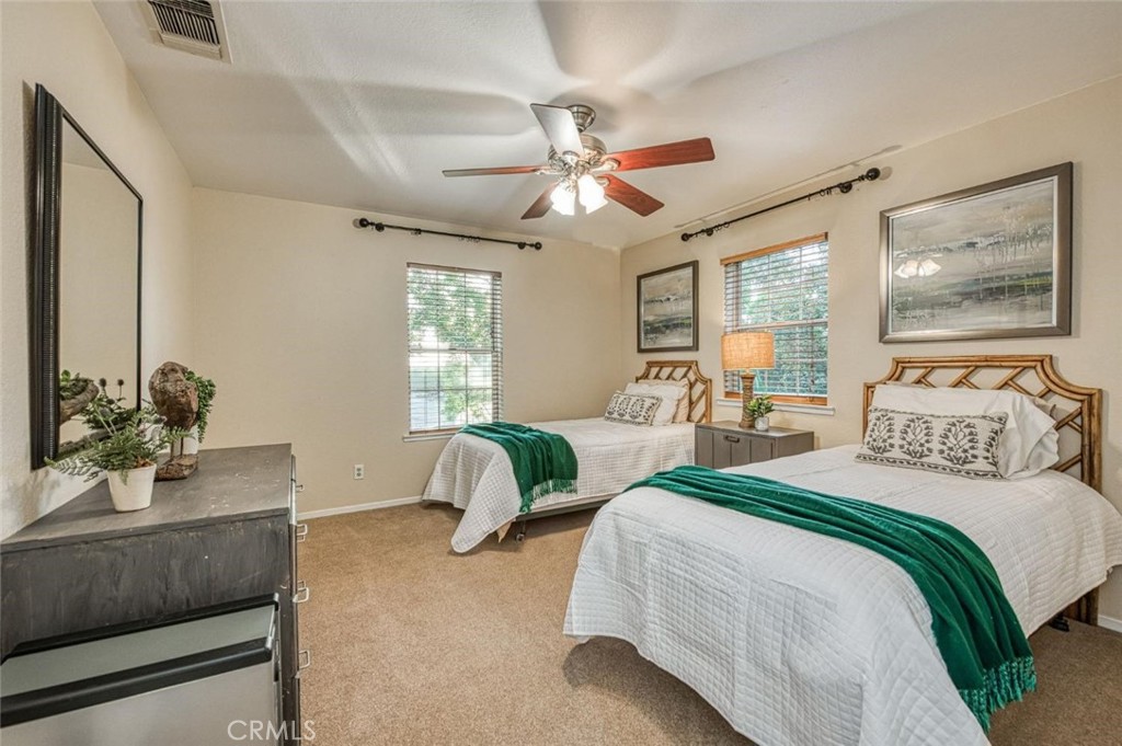 1098 S Rainbow Avenue Property Photo 45