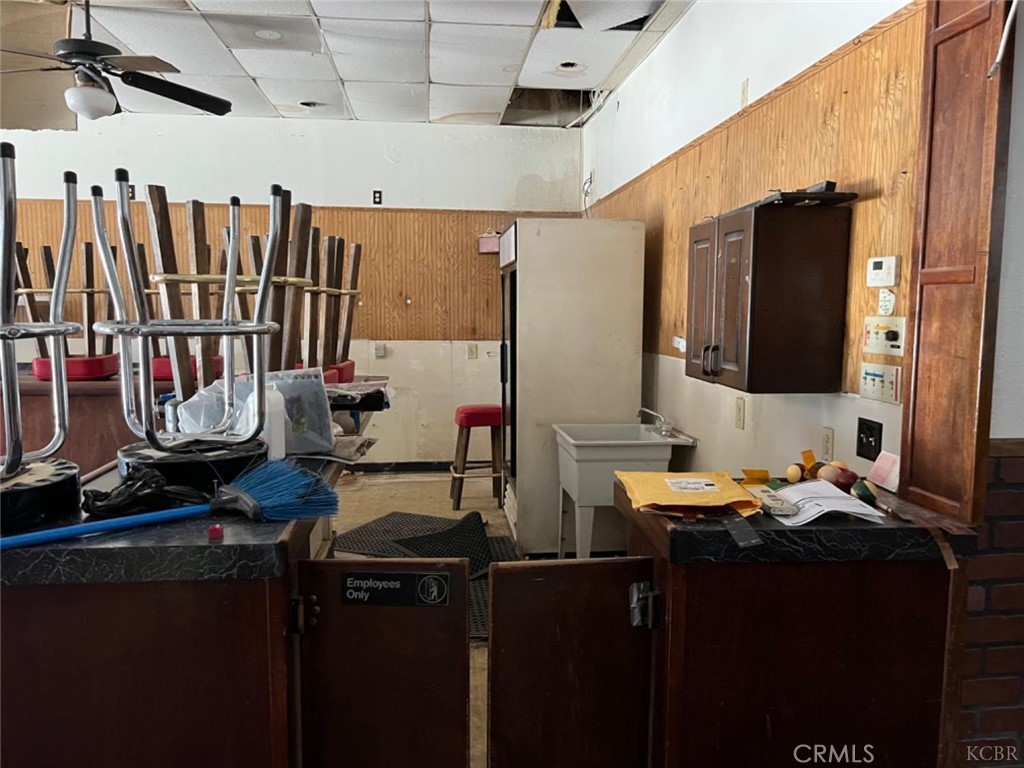 225 E Kings Street Property Photo 6