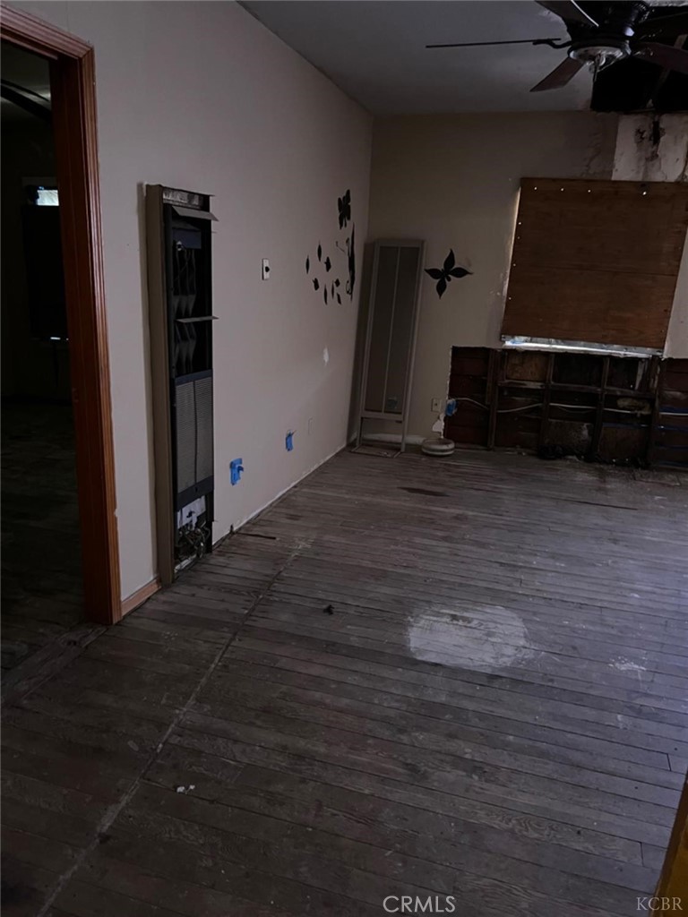 225 E Kings Street Property Photo 9