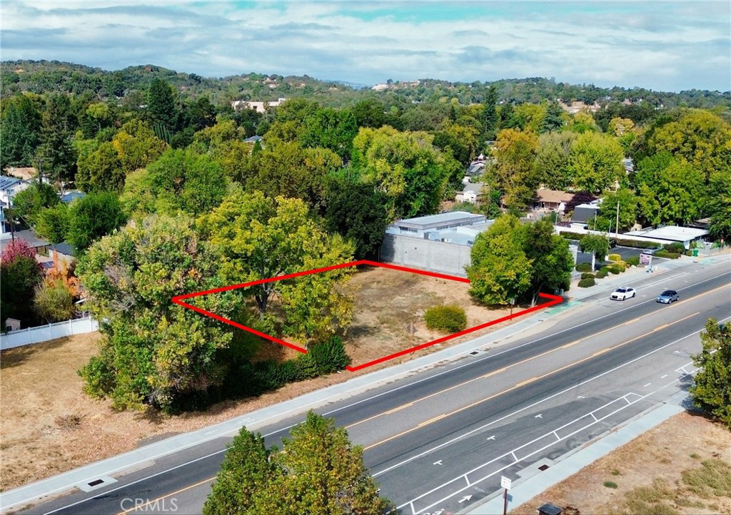 7100 Morro Road Property Photo