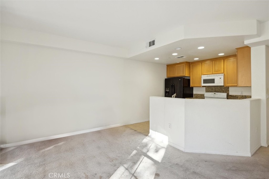 854 Tarragon Lane 1307 Property Photo 4