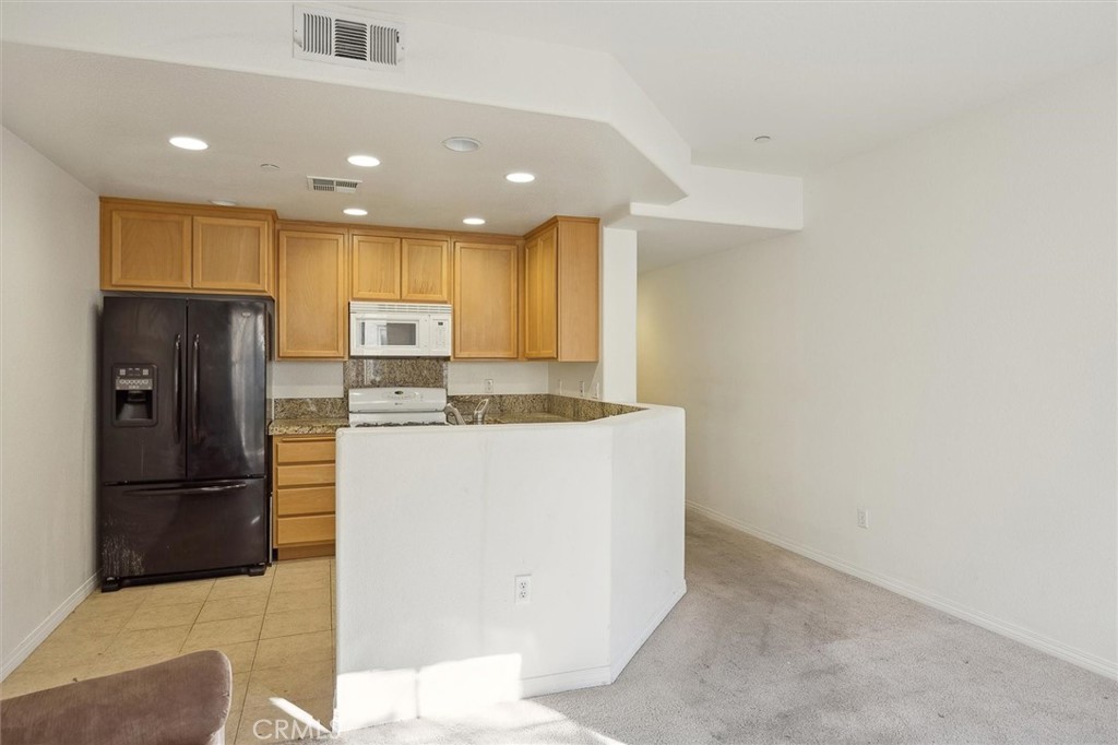854 Tarragon Lane 1307 Property Photo 5