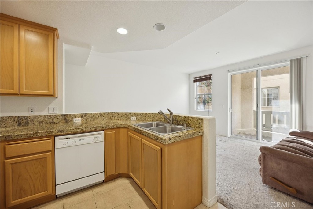 854 Tarragon Lane 1307 Property Photo 8