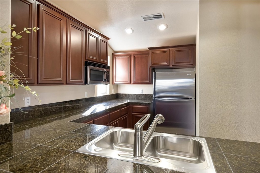 854 Tarragon Lane 1307 Property Photo 28