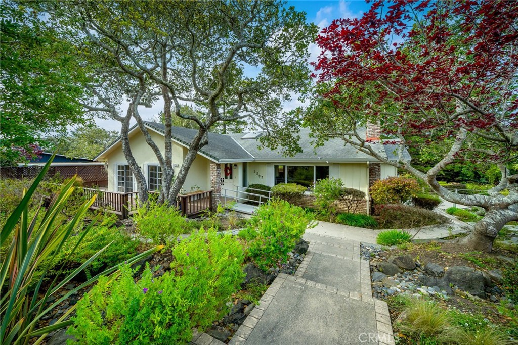 5297 Hillcrest Drive Property Photo