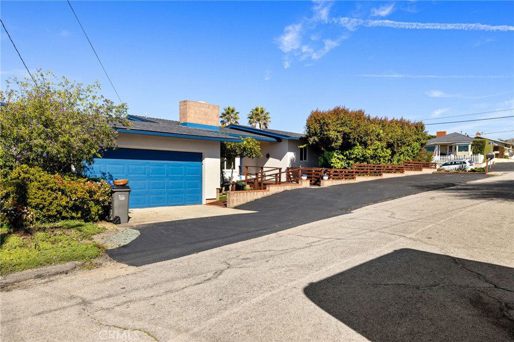 855 Olive Street Property Photo 2