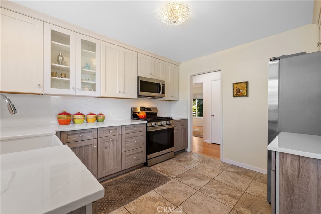 855 Olive Street Property Photo 14